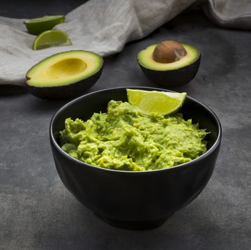 guacamole with lime